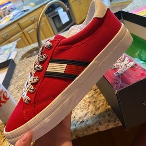 Brand new Mens Tommy Hilfiger tennis shoes